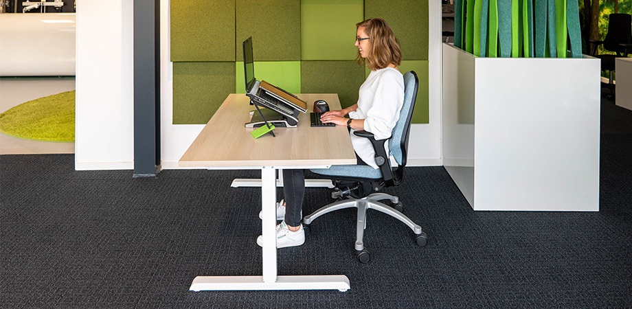 Bureau assis-debout réglable en hauteur